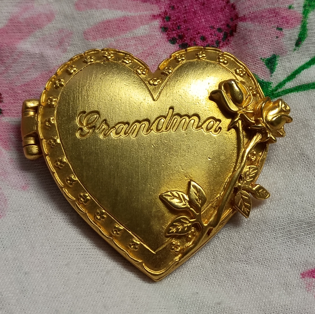 Vtg Jj Jonette Jewelry Gold Heart Mom Motherart Locket With Rose Design